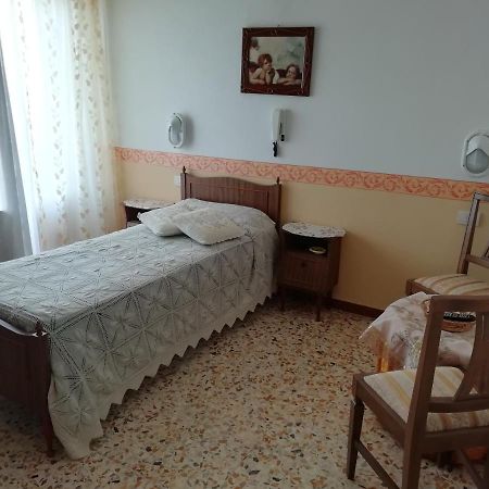 Albergo La Torre Radicofani Exterior photo