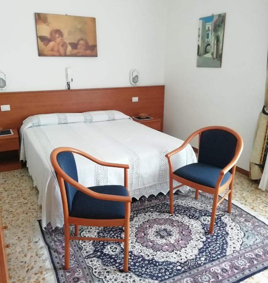 Albergo La Torre Radicofani Exterior photo