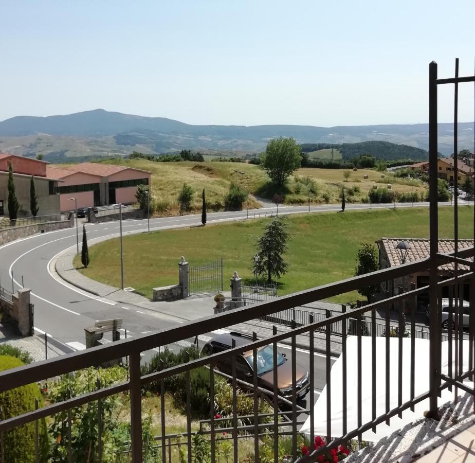 Albergo La Torre Radicofani Exterior photo