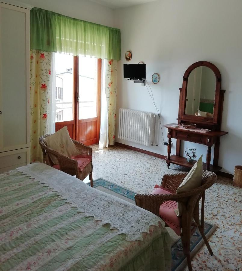 Albergo La Torre Radicofani Exterior photo