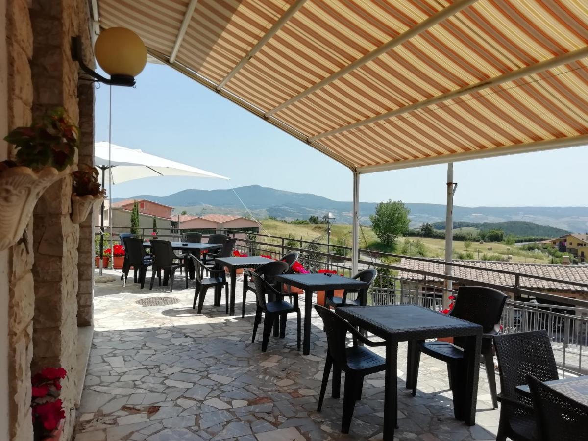 Albergo La Torre Radicofani Exterior photo